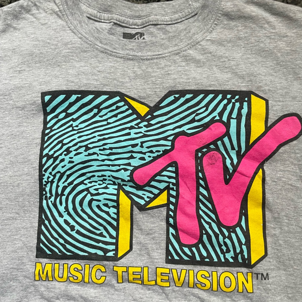 MTV Gray Graphic T-Shirt with Pink and Blue Design, small, unisex, NEW - Picture 2 of 5